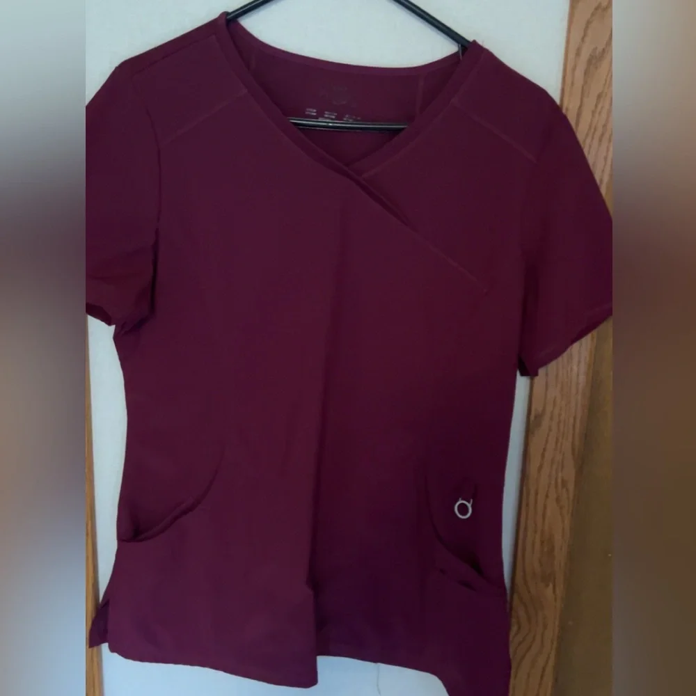 Women's V-Neck Scrub Top M bottoms S petite - Picture 3 of 5